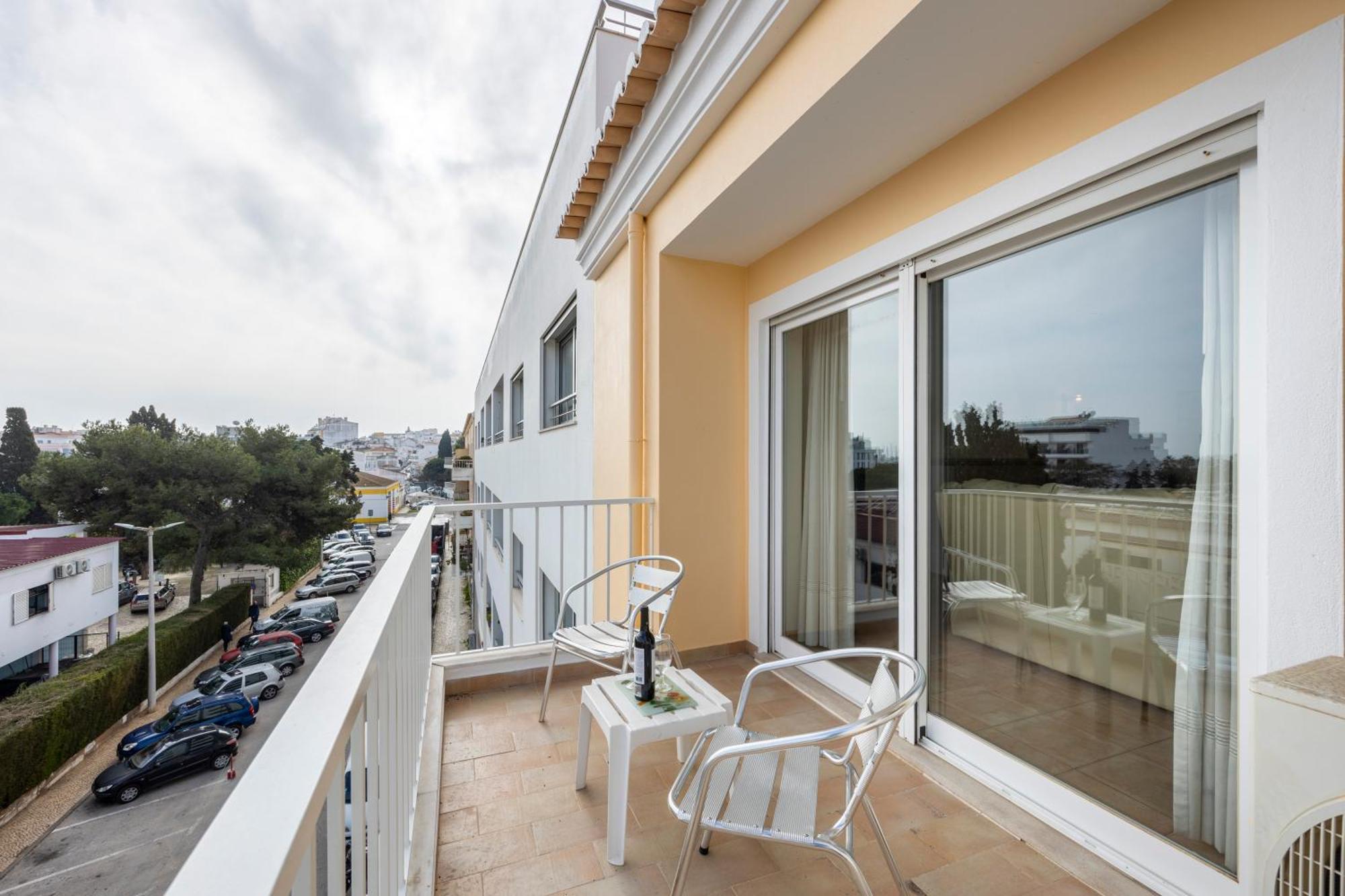 Apartamentos Mira Rio Lagos Ngoại thất bức ảnh