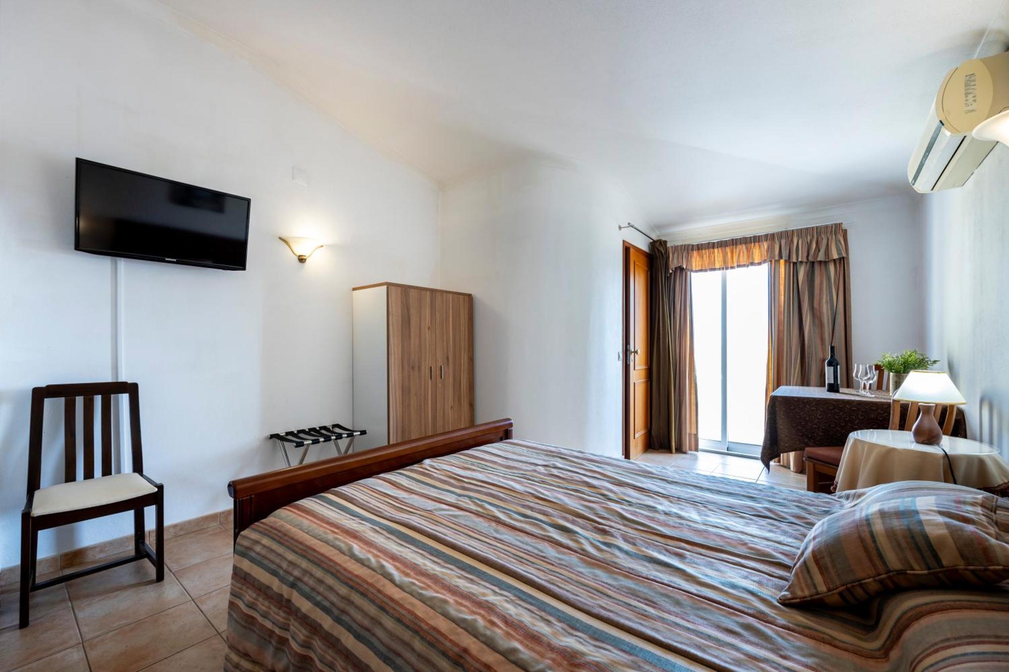 Apartamentos Mira Rio Lagos Ngoại thất bức ảnh