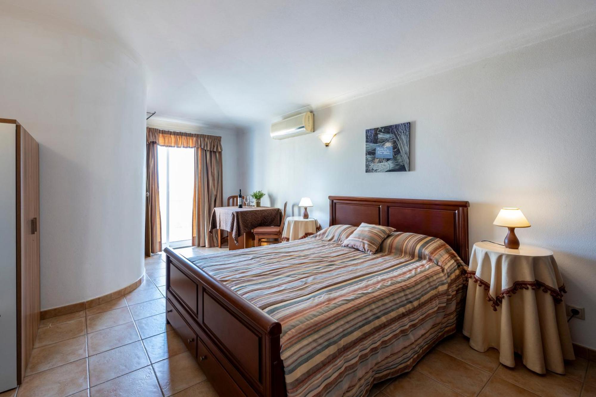 Apartamentos Mira Rio Lagos Ngoại thất bức ảnh