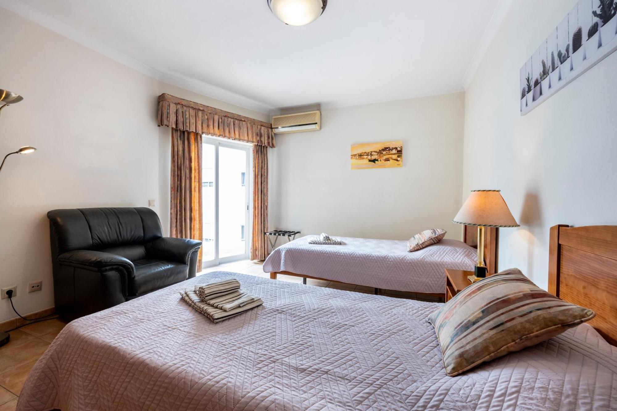 Apartamentos Mira Rio Lagos Ngoại thất bức ảnh